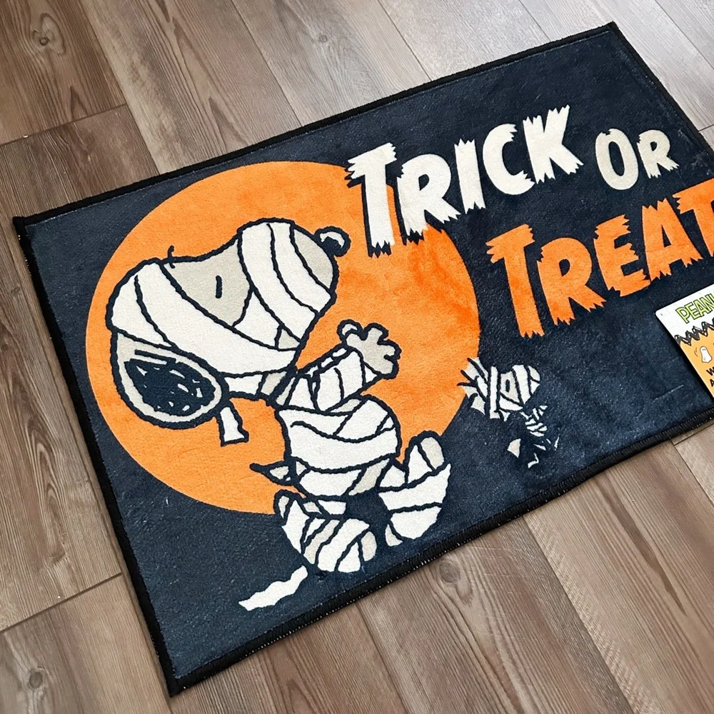 NEW Snoppy & Woodstock Halloween Accent Rug